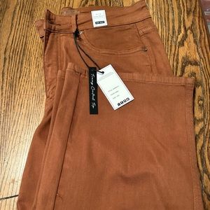 Judy Blue cropped flare jeans 14w